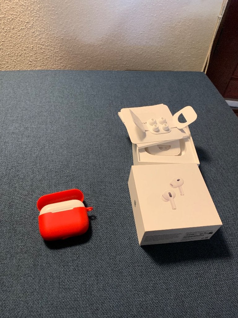 Airpod pro 2UBC, rechteroortje samen met oplaadcse, Gebruikt, In gehoorgang (in-ear), Ophalen of Verzenden, Apple