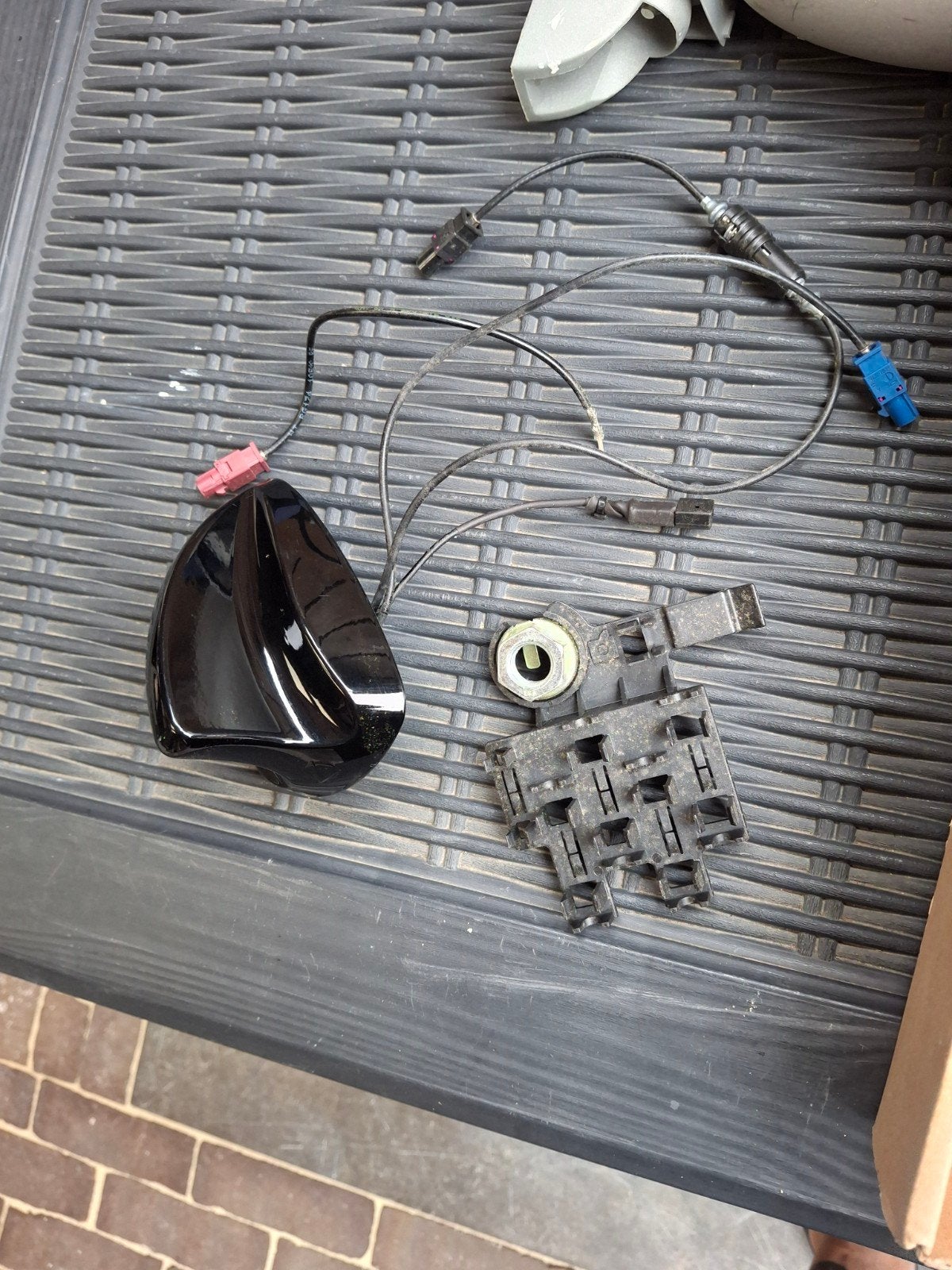 haaienvin dab antenne, Ophalen, BMW