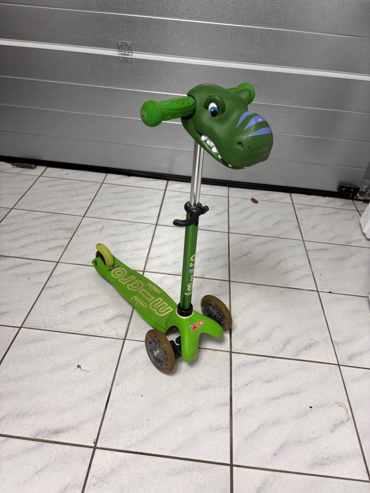 Micro Mini Stuntstep met Dinosaurushoofd, Fietsen en Brommers, Steps, Ophalen, Gebruikt, Gewone step