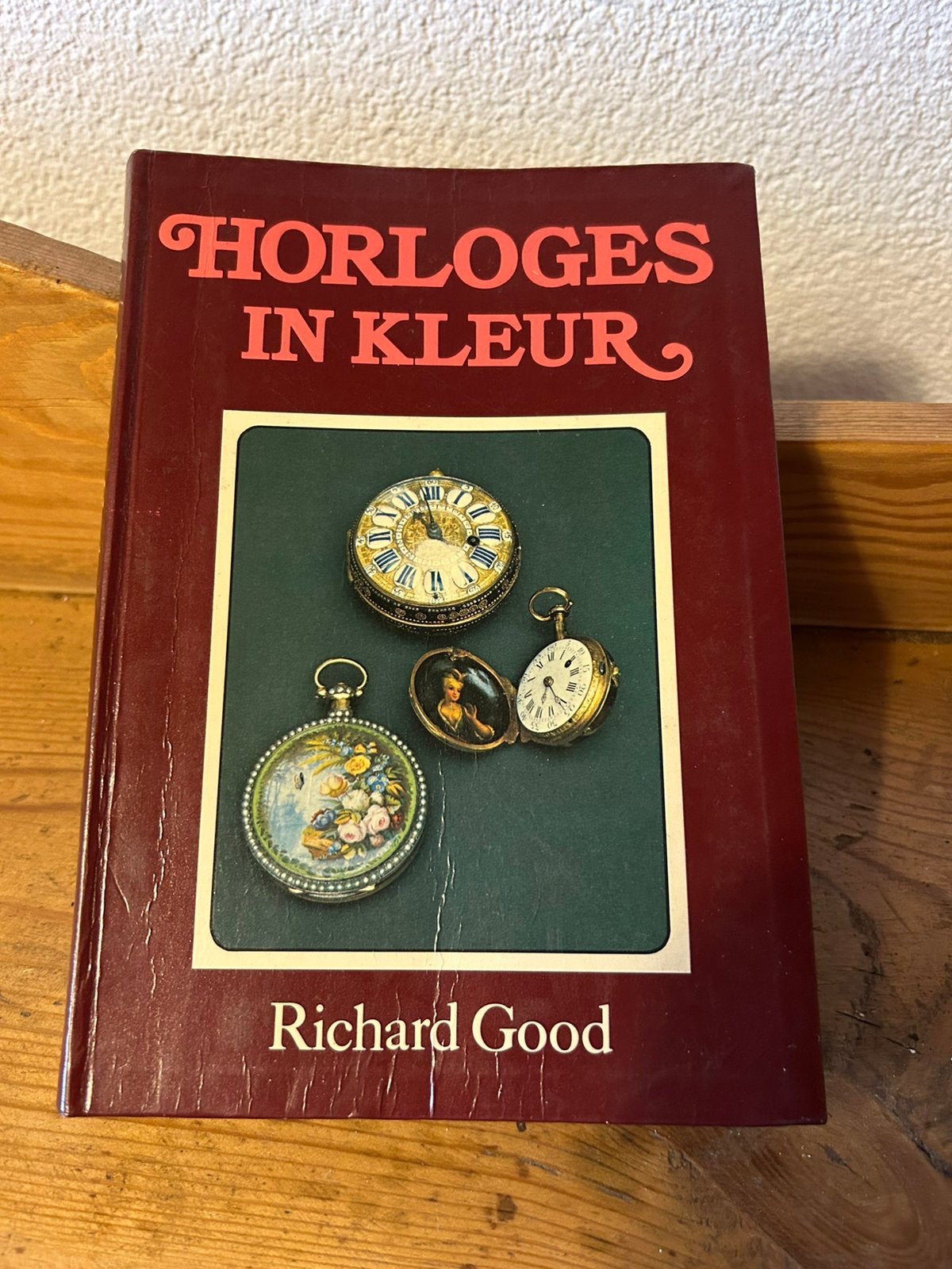 Boek:Horloges in kleur, Ophalen of Verzenden, Staal, Overige merken, 1960 of later