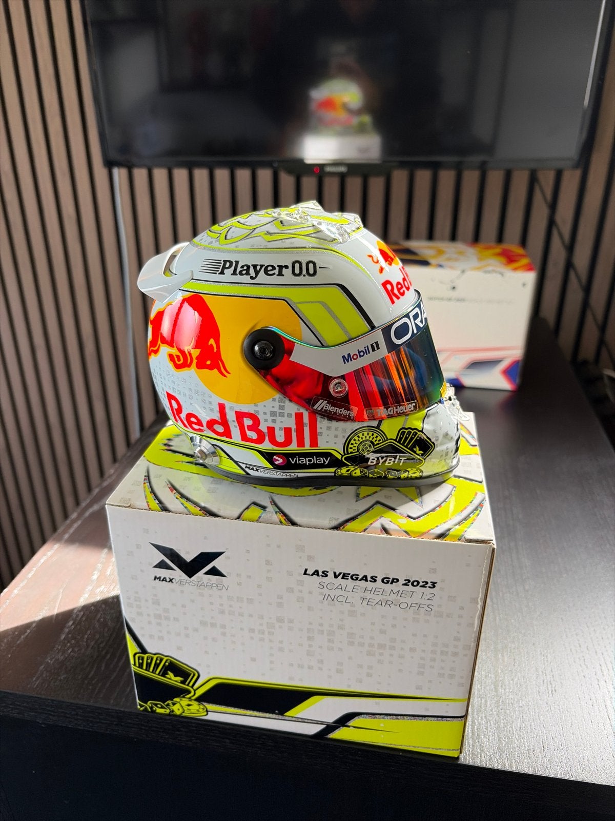 Max Verstappen Las Vegas GP 2023 schaalhelm 1:2, Ophalen of Verzenden, Zo goed als nieuw, Formule 1