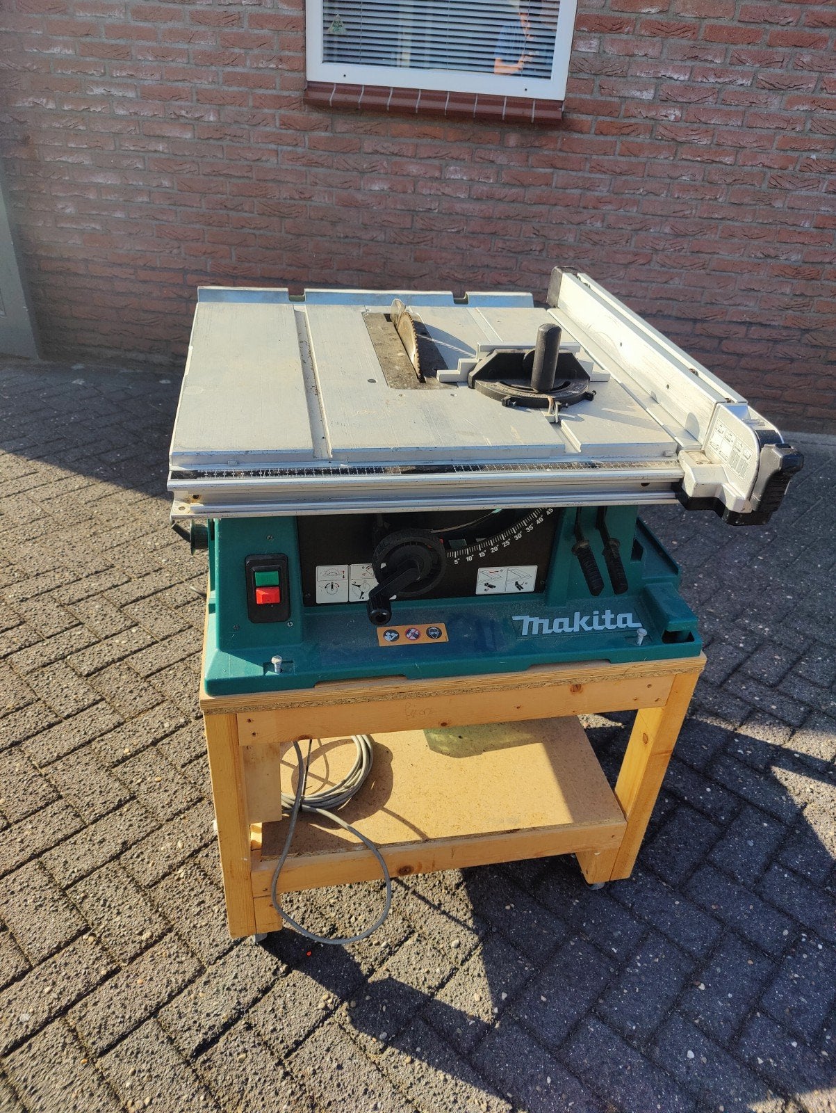 Makita 2704 Tafelzaag, Doe-het-zelf en Verbouw, Gereedschap | Zaagmachines, Ophalen, Gebruikt, Cirkelzaag, 70 mm of meer