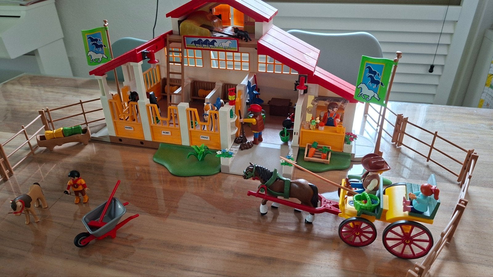 Playmobil manege en koets, Gebruikt, Gebouw, Complete set, Ophalen of Verzenden