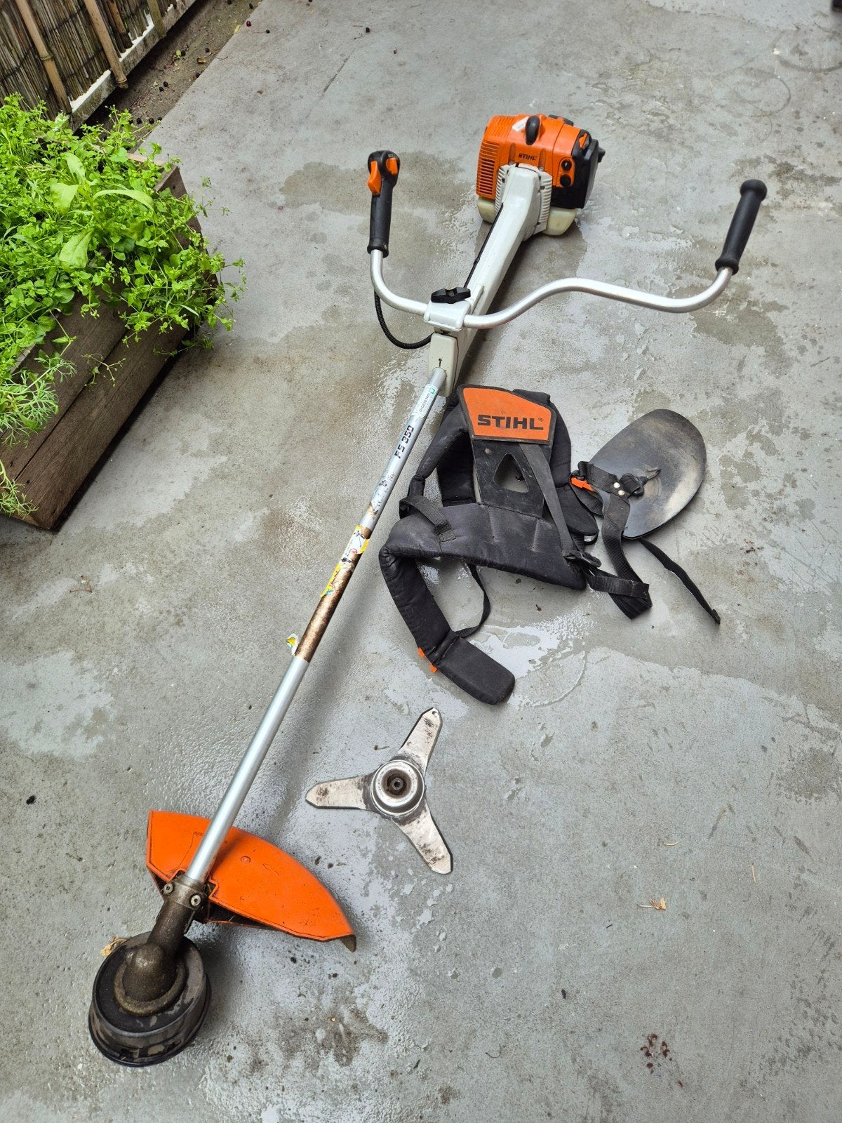 Stihl f350 bosmaaier met harnas, Ophalen, Gebruikt, Benzine