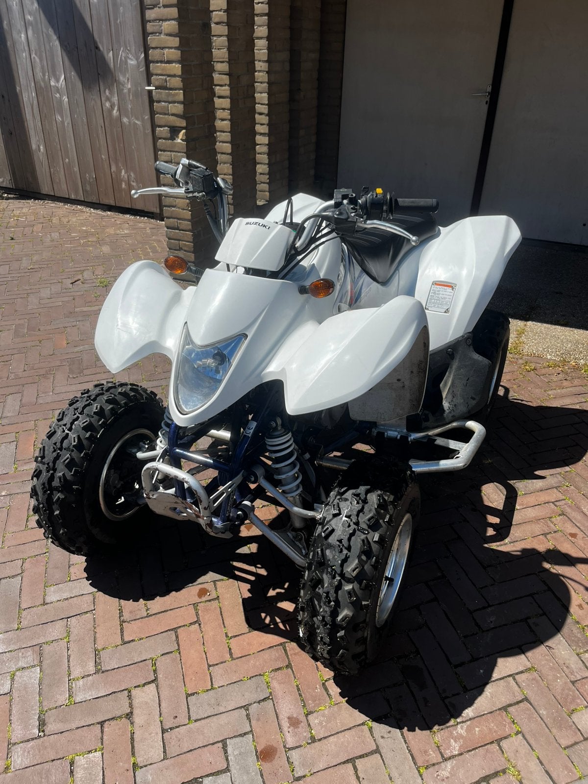 Suzuki LTZ 250 met kenteken, Motoren, Quads en Trikes, 250 cc, 4 cilinders, 12 t/m 35 kW