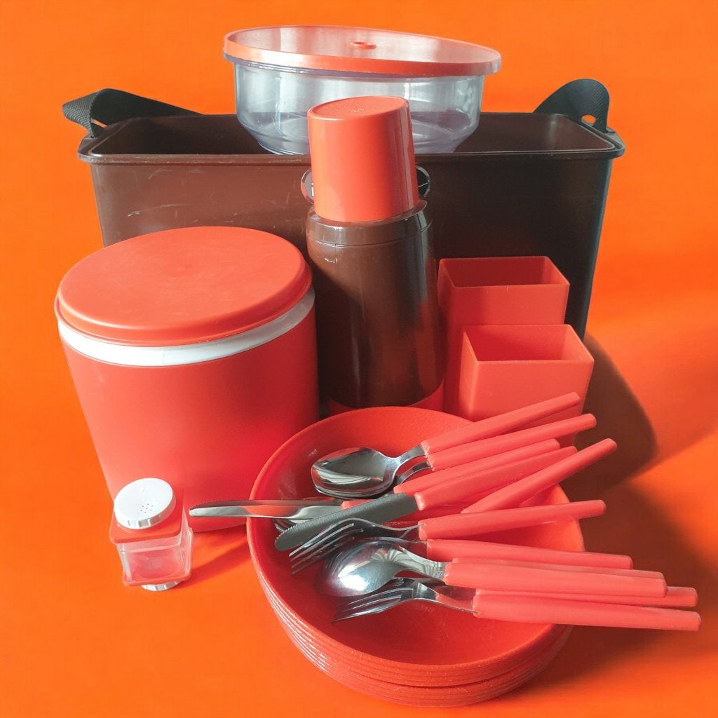 Retro 70s picknickset Safari Style oranje bruin 25 dlg  1508, Verzamelen, Ophalen of Verzenden, Huis en Inrichting