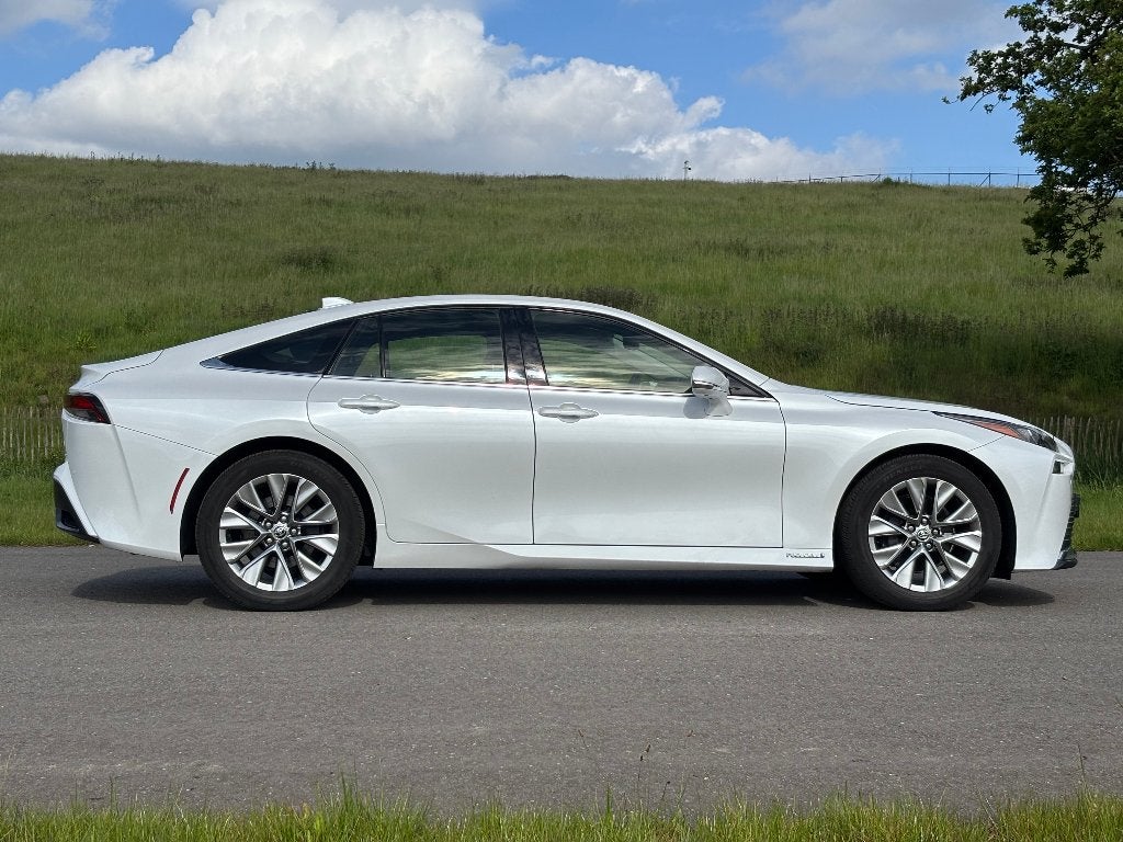 Toyota Mirai XLE 2023 Wit metalic, 1905 kg, Wit, Particulier, 90 €/maand