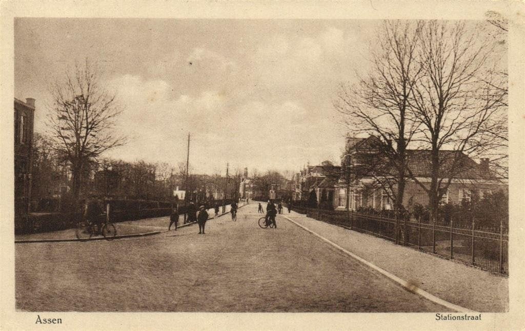 Assen - Stationstraat - volk fiets - 1922 gelopen, Verzenden, 1920 tot 1940, Gelopen, Drenthe