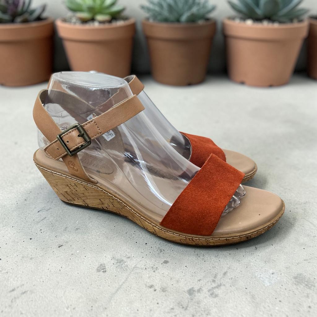 Timberland Sandalen 40 Oranje Suede Leer Sleehak Ortholite, Bruin, T, T, Zo goed als nieuw