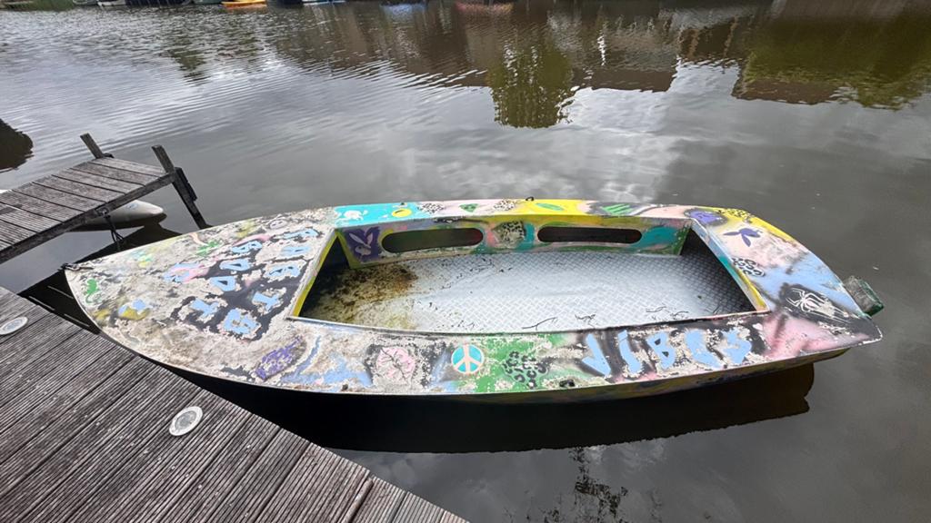 GRATIS Boot 4,5 meter (waarschijnlijk klein lekje), Watersport en Boten, Ophalen, Gebruikt, Overige typen, Zeilboot of Motorboot