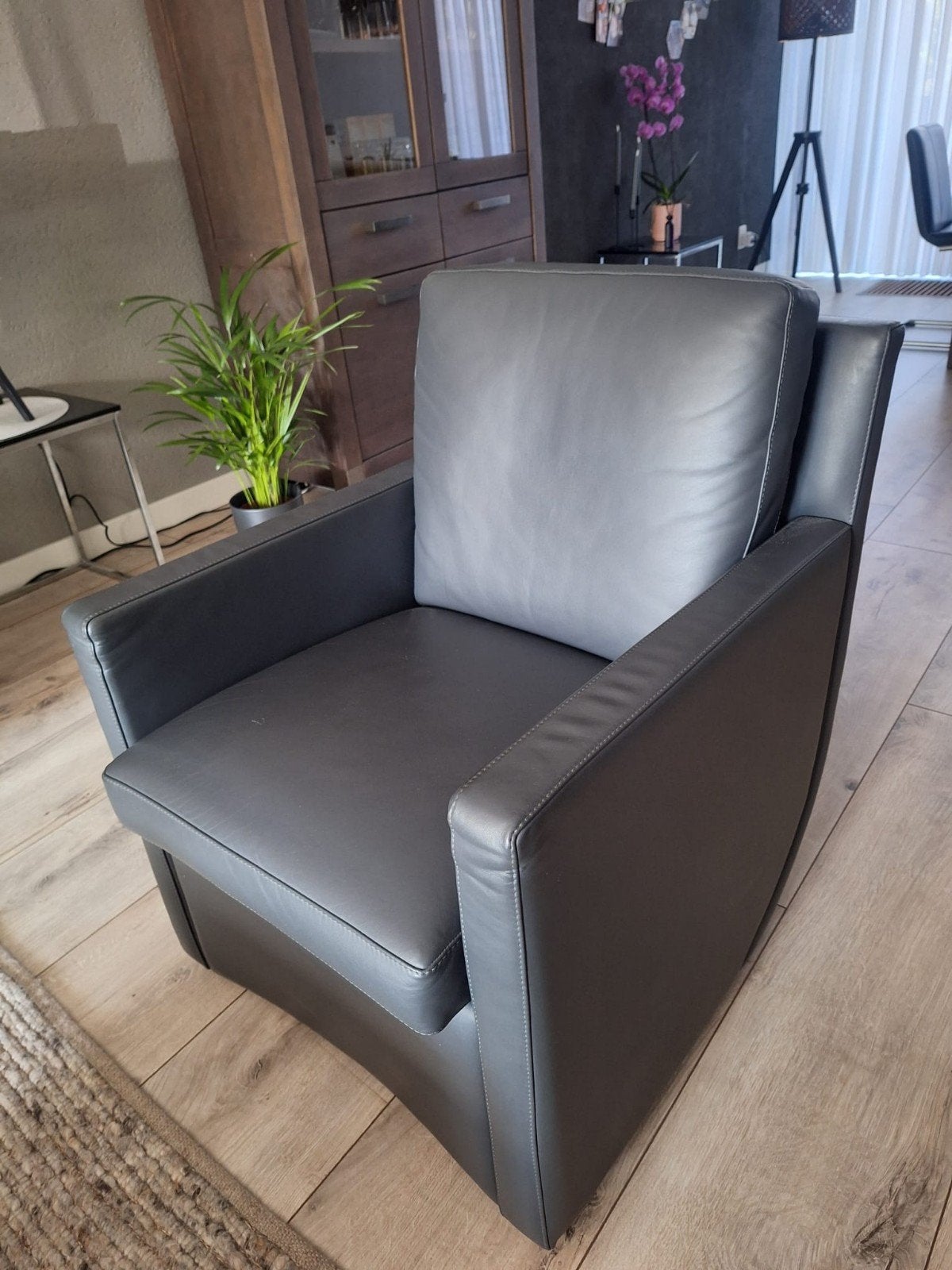 Leolux Timandra Draaifauteuil met terugdraaifunctie, Ophalen, Zo goed als nieuw, 75 tot 100 cm, Modern, Design