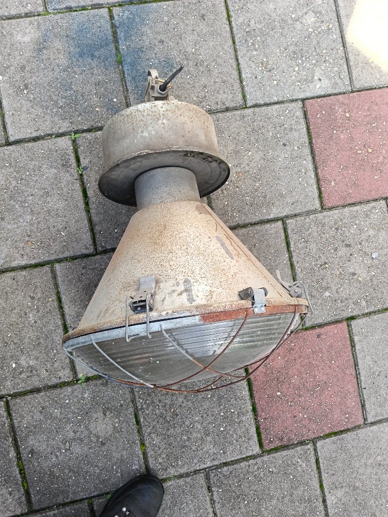 Te koop grote Industriële lamp uit 1979., Ophalen of Verzenden, Gebruikt, Metaal