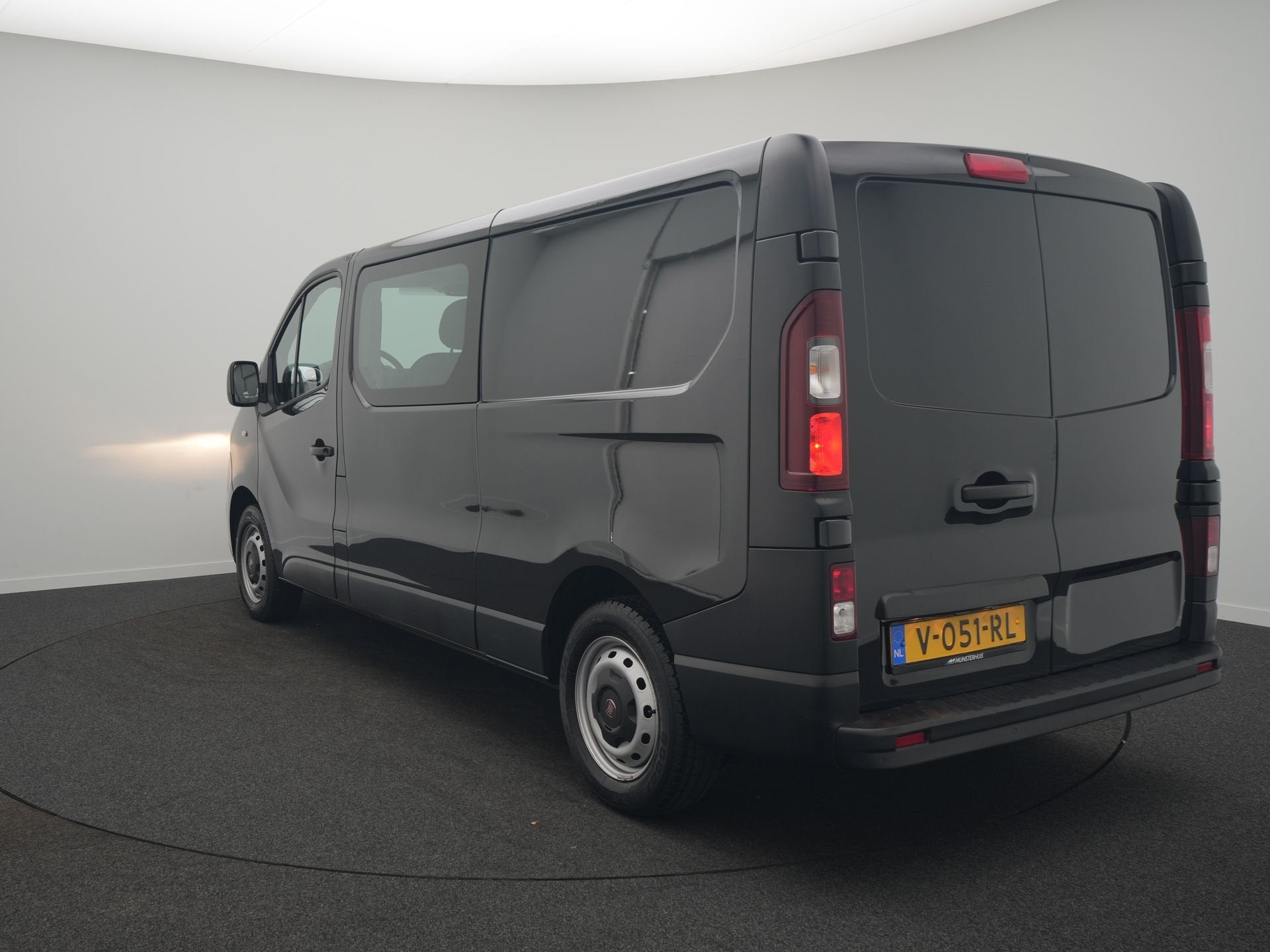 Fiat Talento 1.6 MJ L2H1 DC Basis - Dubbele Cabine - Airco -, Auto's, Voorwielaandrijving, Gebruikt, 4 cilinders, Zwart