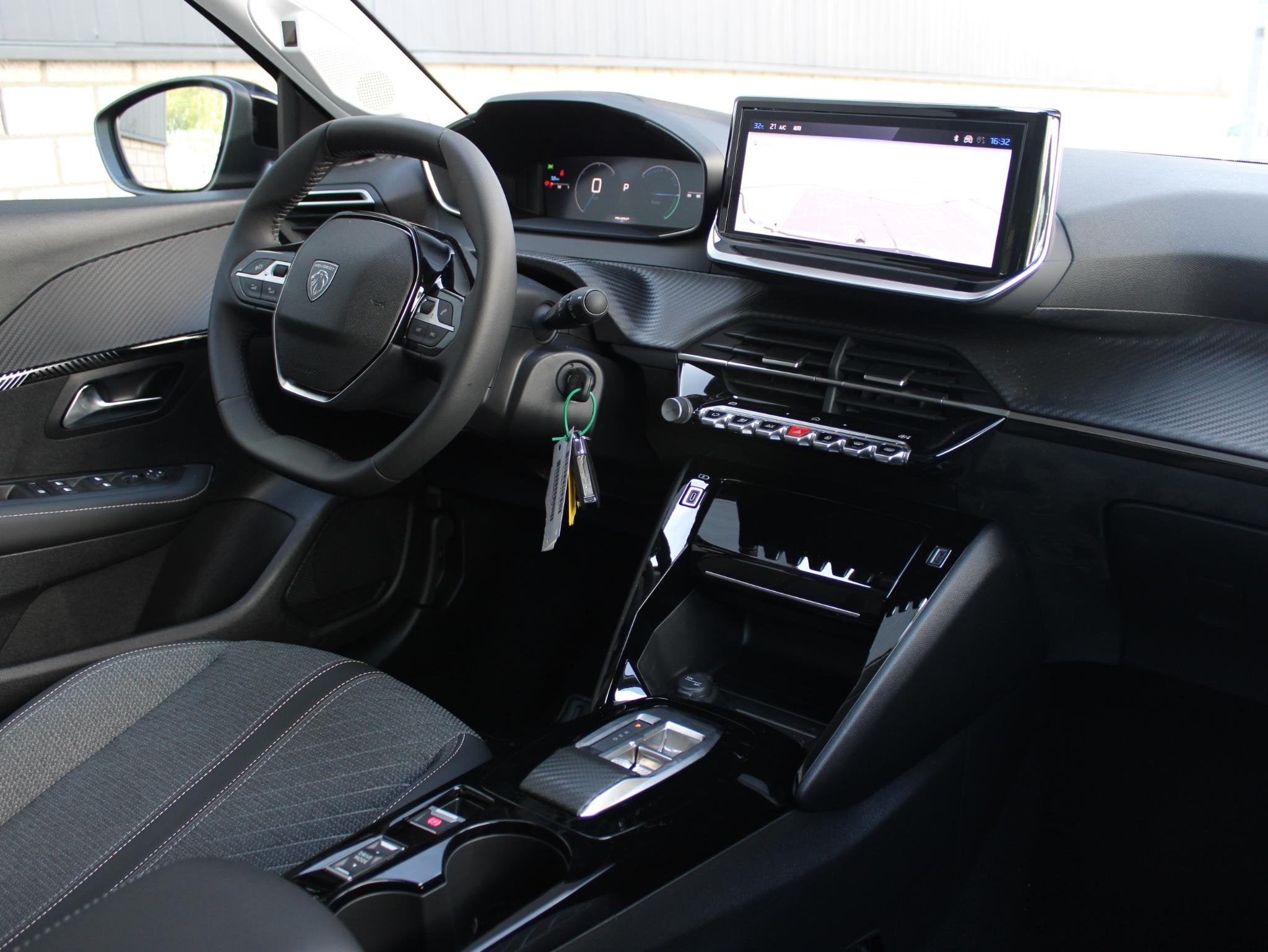 Peugeot 208 1.2 Hybrid 110 e-DCS6 Allure VOORRAAD KORTING, Auto's, Peugeot, 12 maanden, 1195 kg, Euro 6, 1199 cc