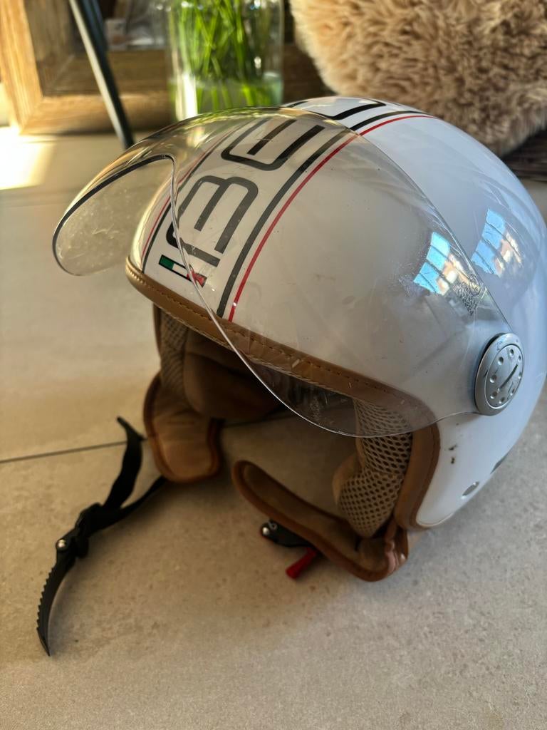 Zo goed als nieuwe Beon scooterhelm, Ophalen, Zo goed als nieuw, Large