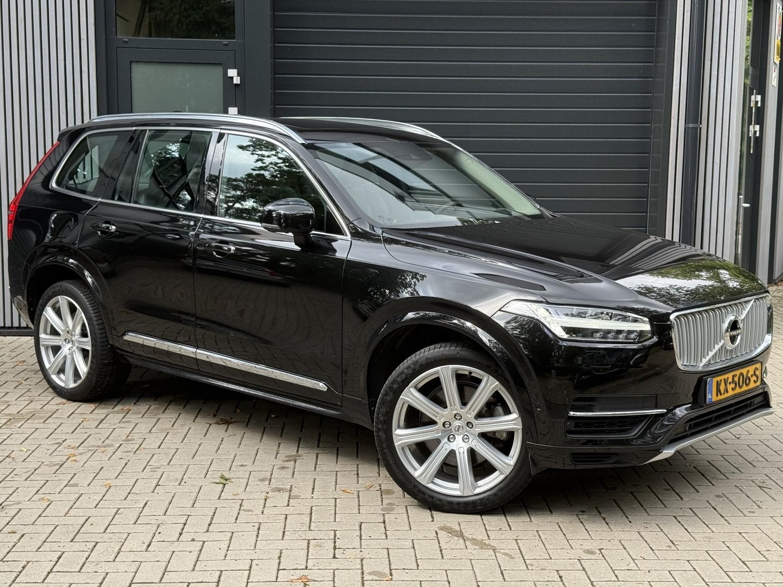 Volvo XC90 2.0 T8 Twin Engine AWD Inscription (bj 2016), Auto's, Gebruikt, 1969 cc, 7 stoelen, Zwart