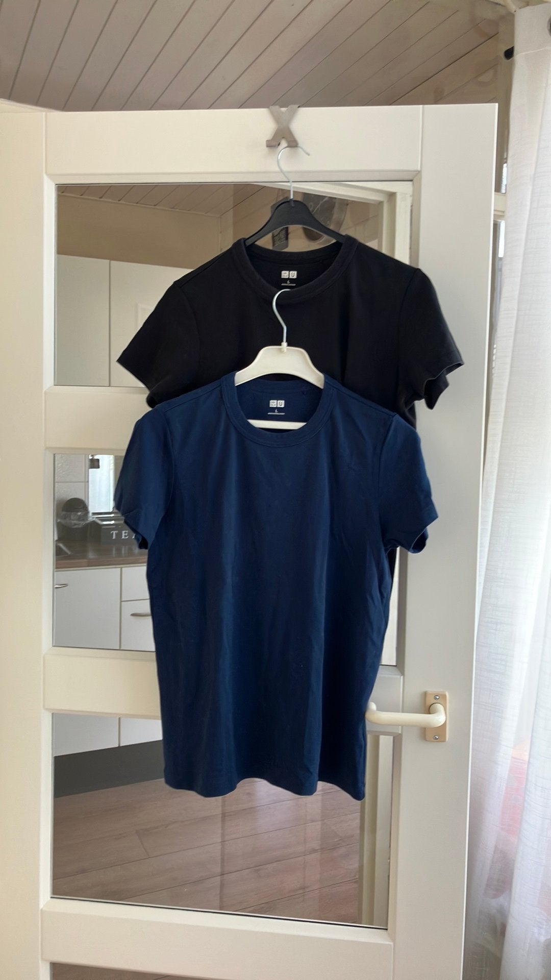 Uniqlo donkerblauw/zwart duo 2 st heren tshirt mt L, Kleding | Heren, T-shirts, Ophalen of Verzenden, Zo goed als nieuw, Maat 52/54 (L)