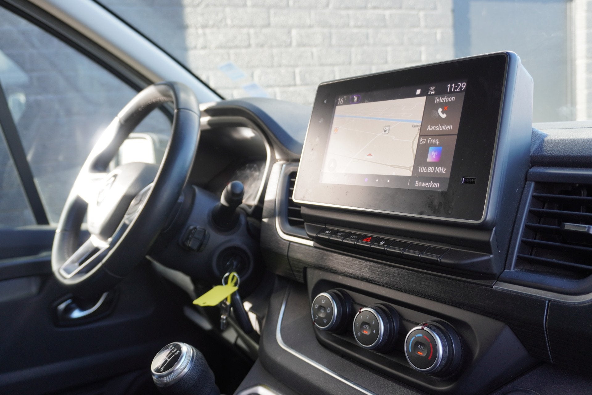 Renault Trafic 2.0 Blue dCi 130PK - Airco - Navi - Cruise -, Voorwielaandrijving, Gebruikt, Zwart, 4 cilinders