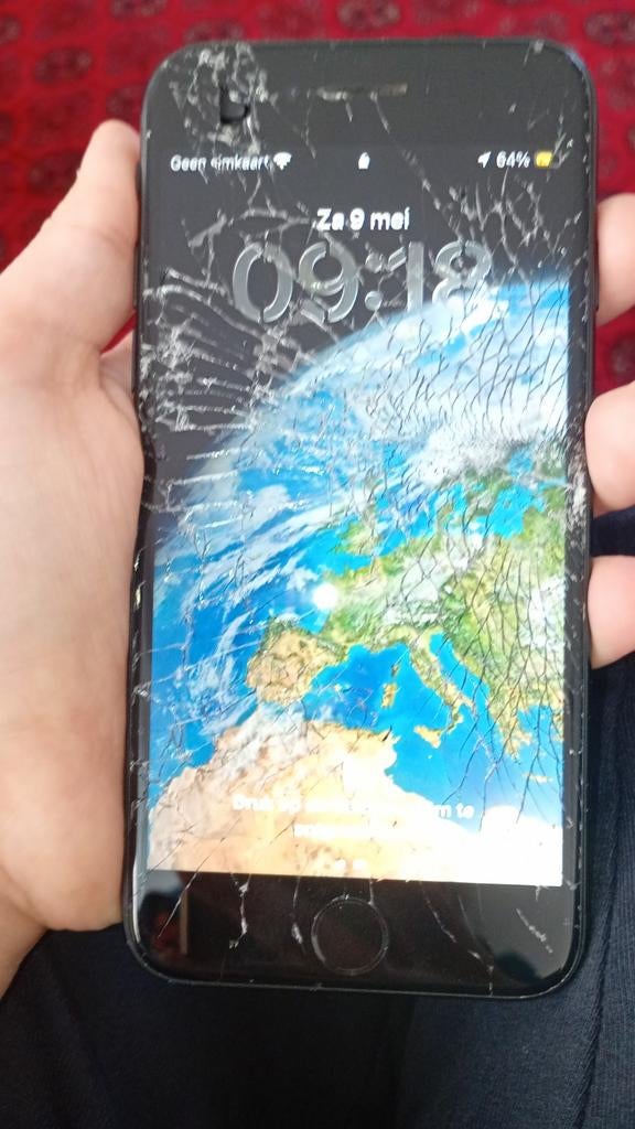 iPhone SE 2022 met beschadigd scherm, batterij 92%, Ophalen of Verzenden
