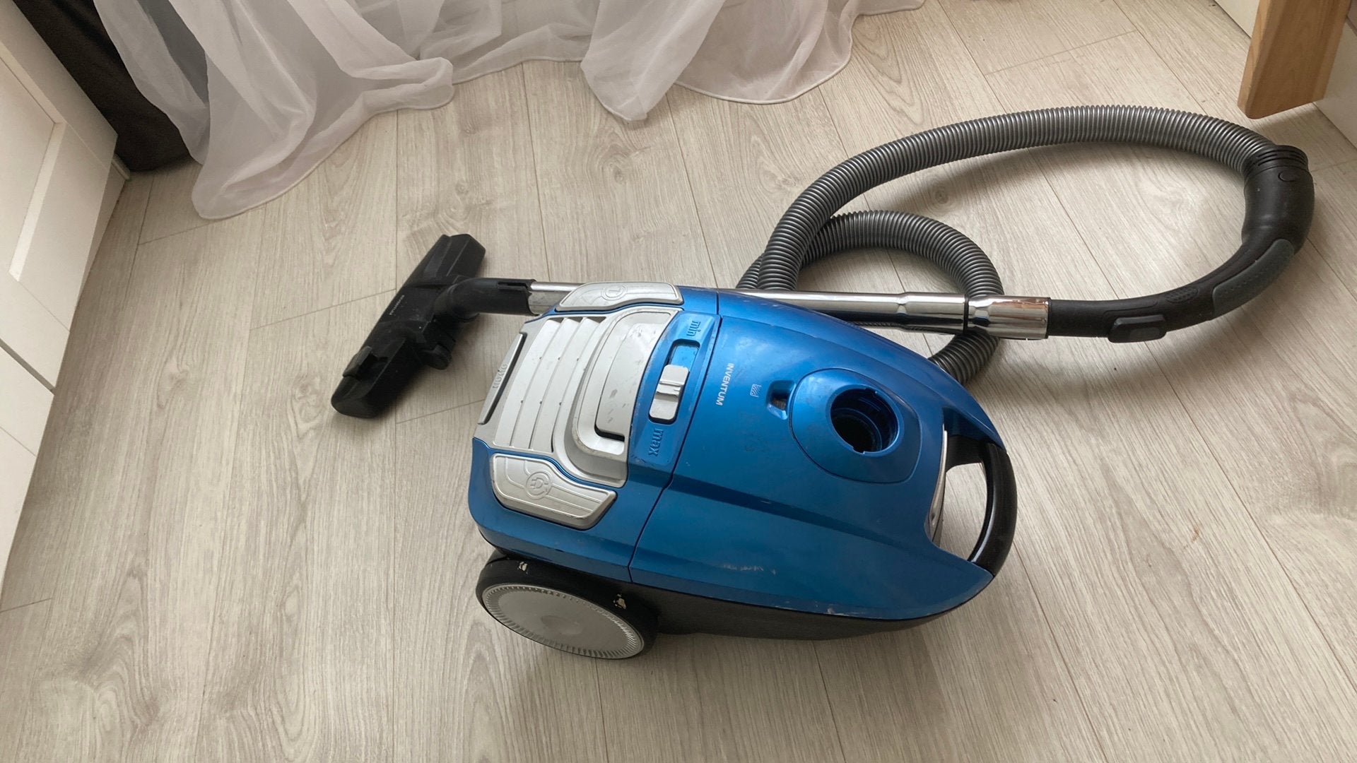 Inventum stofzuiger - Blauw, gebruikt, Witgoed en Apparatuur, Stofzak, Gebruikt, Ophalen of Verzenden, Sledestofzuiger