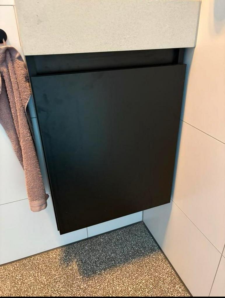 Zwart kastje met plankje zonder wasbak., Ophalen of Verzenden, Zo goed als nieuw
