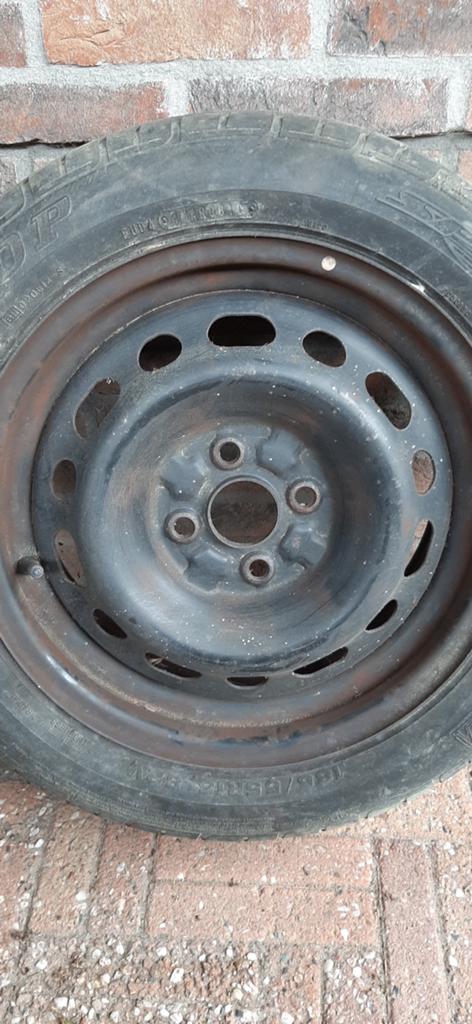 Drie stalen velgen met banden, gebruikt., Auto-onderdelen, Banden en Velgen, Gebruikt, 15 inch, Banden en Velgen, All Season