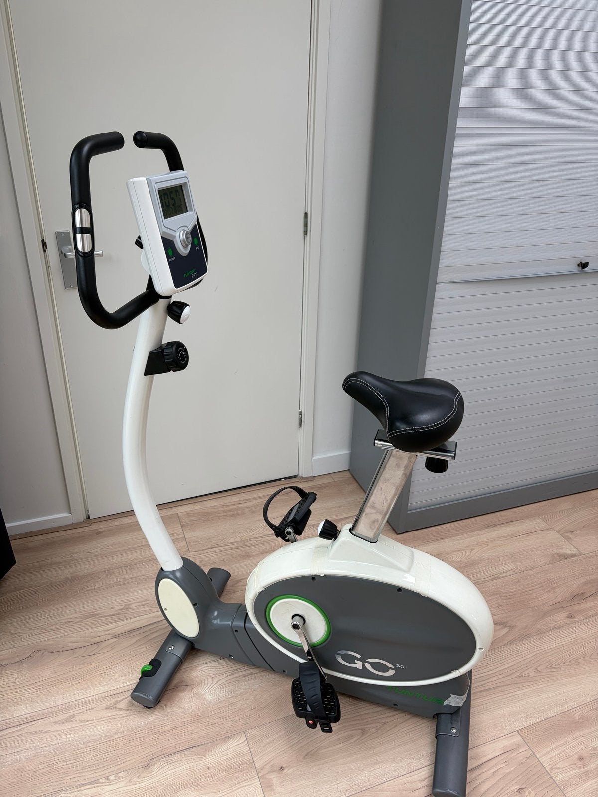 Tunturi GO Hometrainer - gebruikt, Ophalen, Kunststof, Zo goed als nieuw, Benen