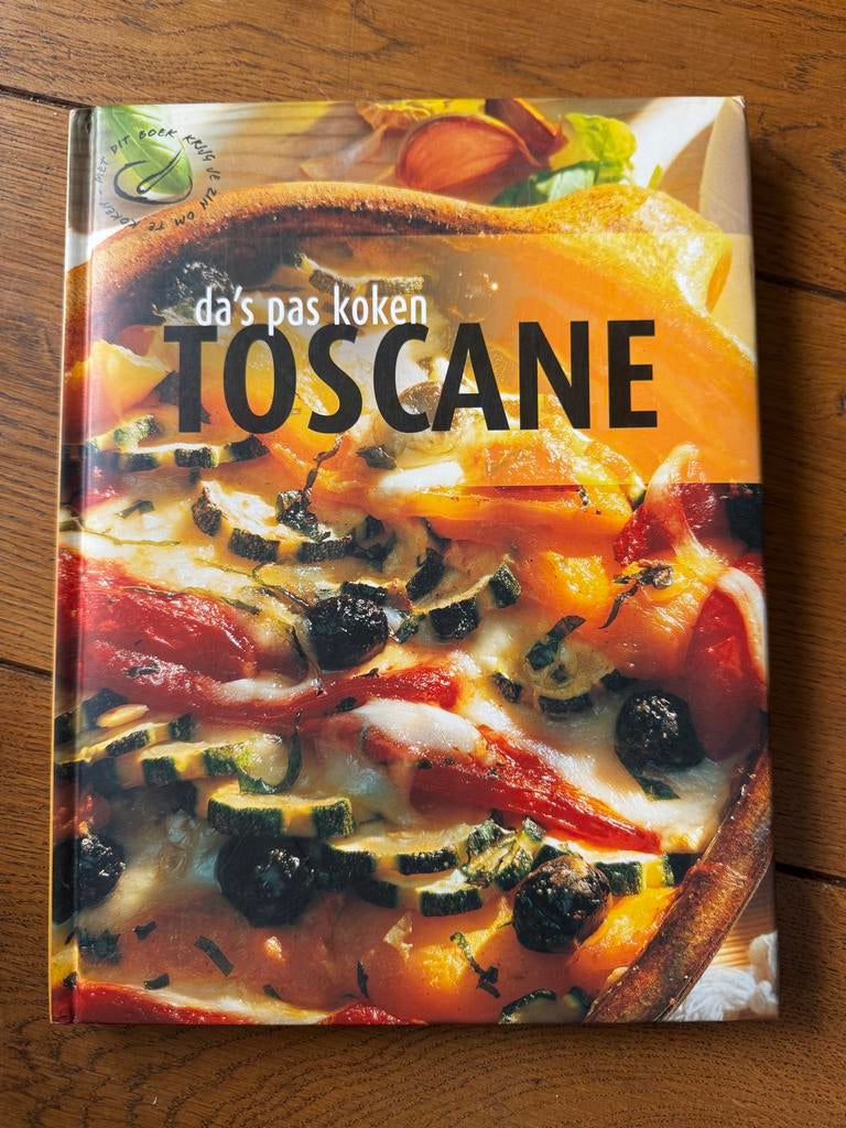 Kookboek Toscane: Authentieke Italiaanse Recepten, Boeken, Ophalen of Verzenden, Zo goed als nieuw, Italië, Voorgerechten en Soepen