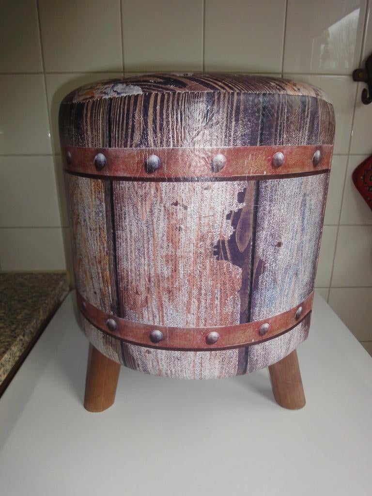 KRUKJE OF VOETENBANKJE, BROCANTE UITSTRALING, POEFJE, Ophalen of Verzenden, Zo goed als nieuw, Overige materialen