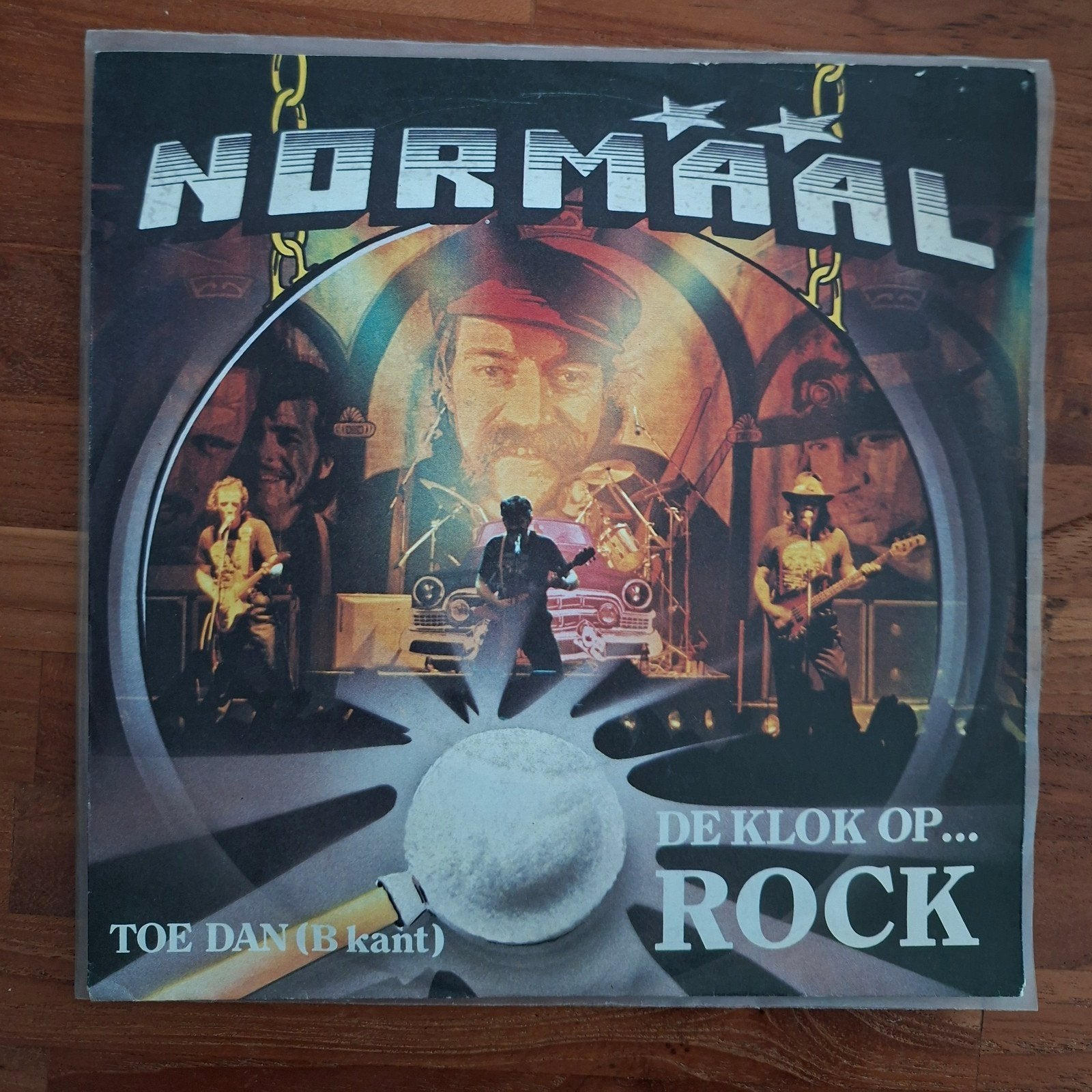 Normaal - De klok oo rock - Single is TOP, Cd's en Dvd's, Vinyl Singles, Ophalen of Verzenden, Gebruikt, 7 inch, Nederlandstalig