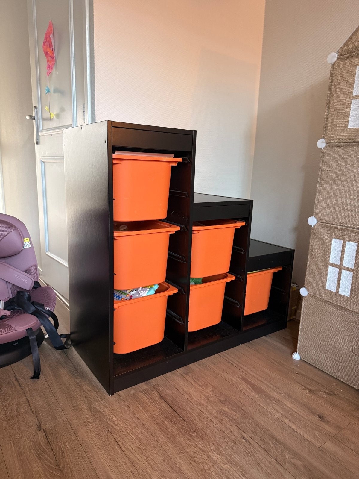 IKEA Trofast kast zwart met oranje bakken, Kinderen en Baby's, Ophalen, Gebruikt, Kast, 100 cm of meer
