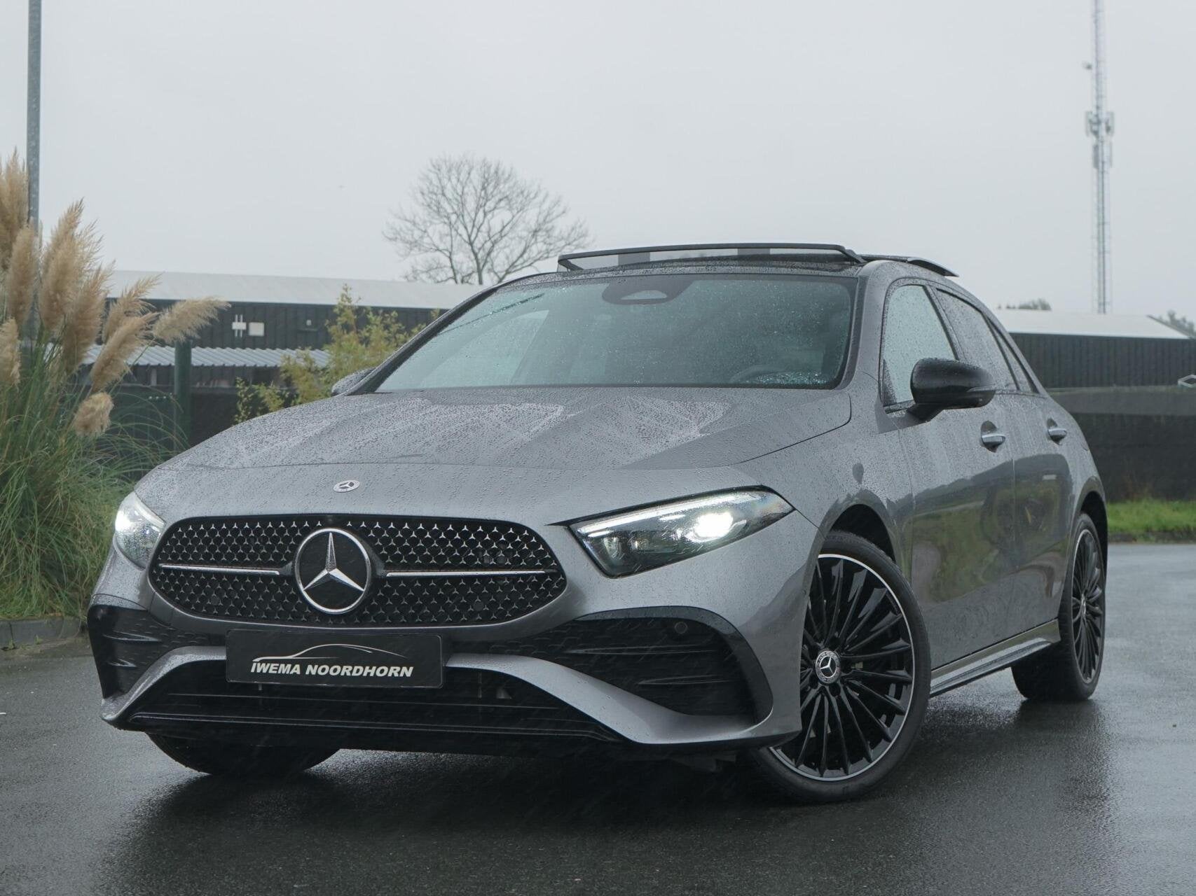 Mercedes A-klasse 250 e AMG Panoramadak|360° Camera|HUD|Key, Auto's, Gebruikt, Zwart, 4 cilinders, Bedrijf