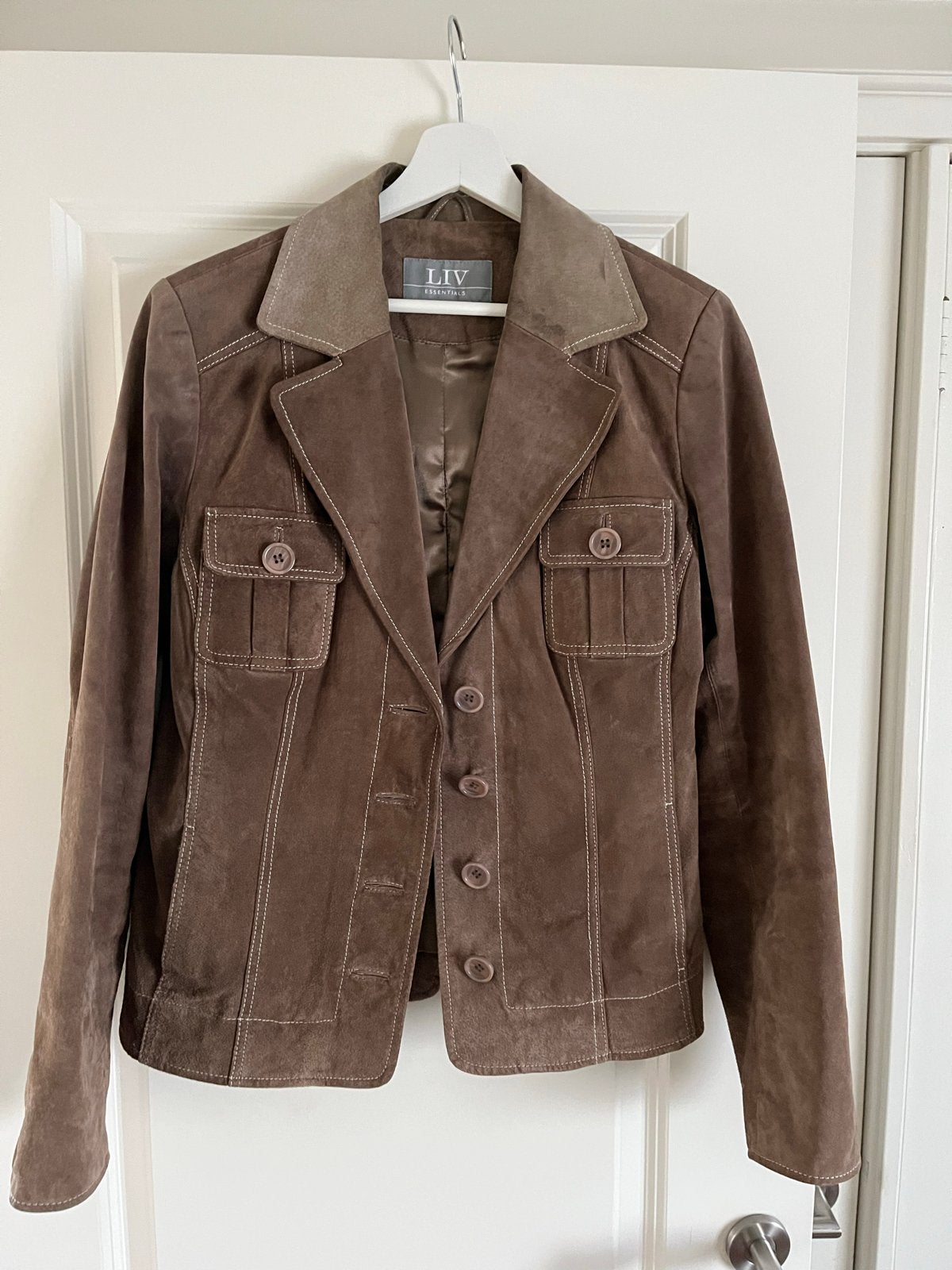 LIV Essentials suède jasje - Maat 38 (M), Ophalen of Verzenden, Zo goed als nieuw, Maat 38/40 (M), Bruin