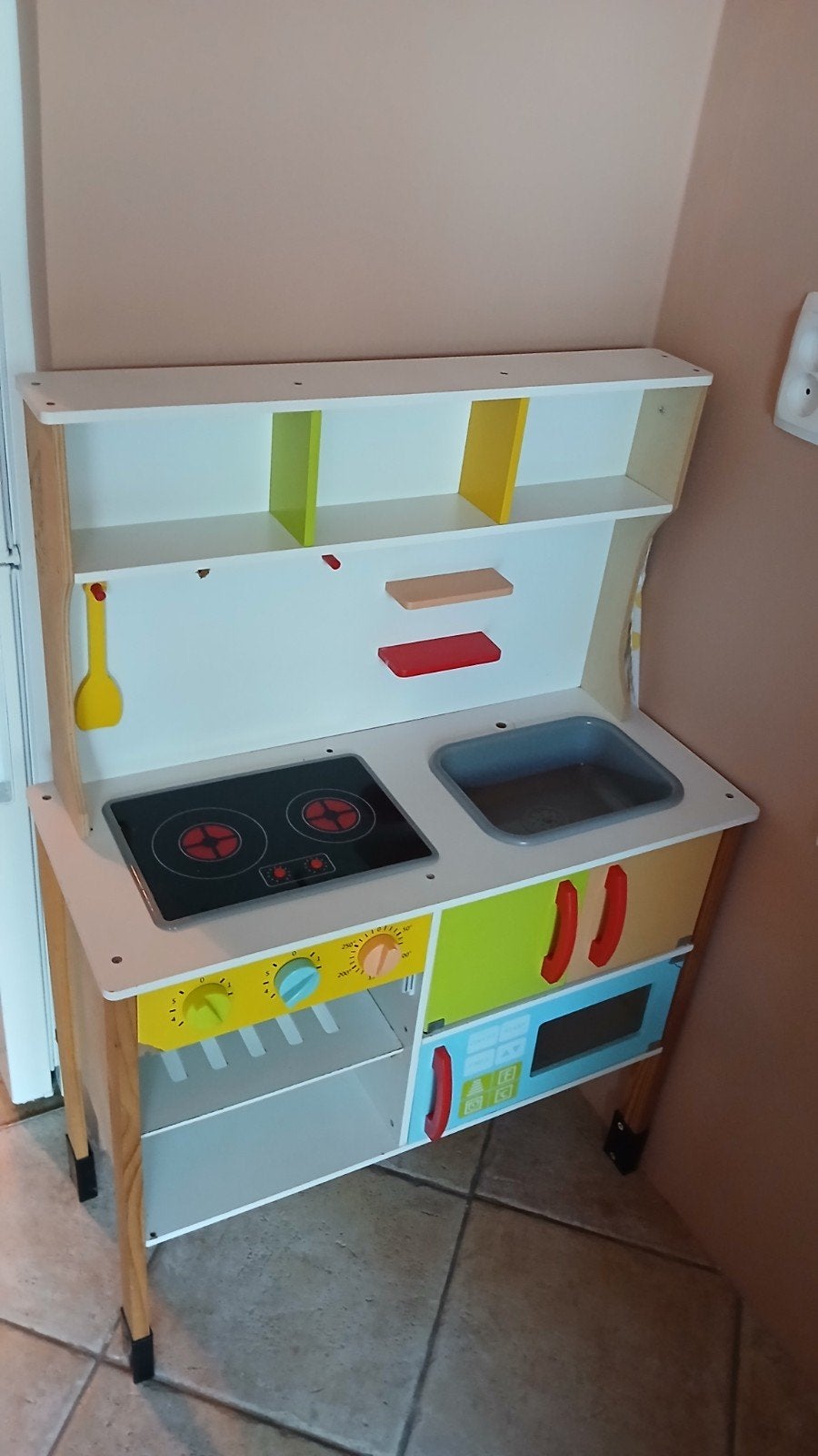 Gratis speelkeukentje - veel gebruikt, los deurtje, Kinderen en Baby's, Speelgoed | Speelkeukens, Ophalen of Verzenden, Gebruikt