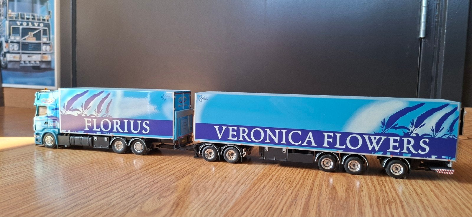 Tekno Scania Hans de Laat Florius Vernonica Flowers, Ophalen of Verzenden, Zo goed als nieuw, Bus of Vrachtwagen, Tekno