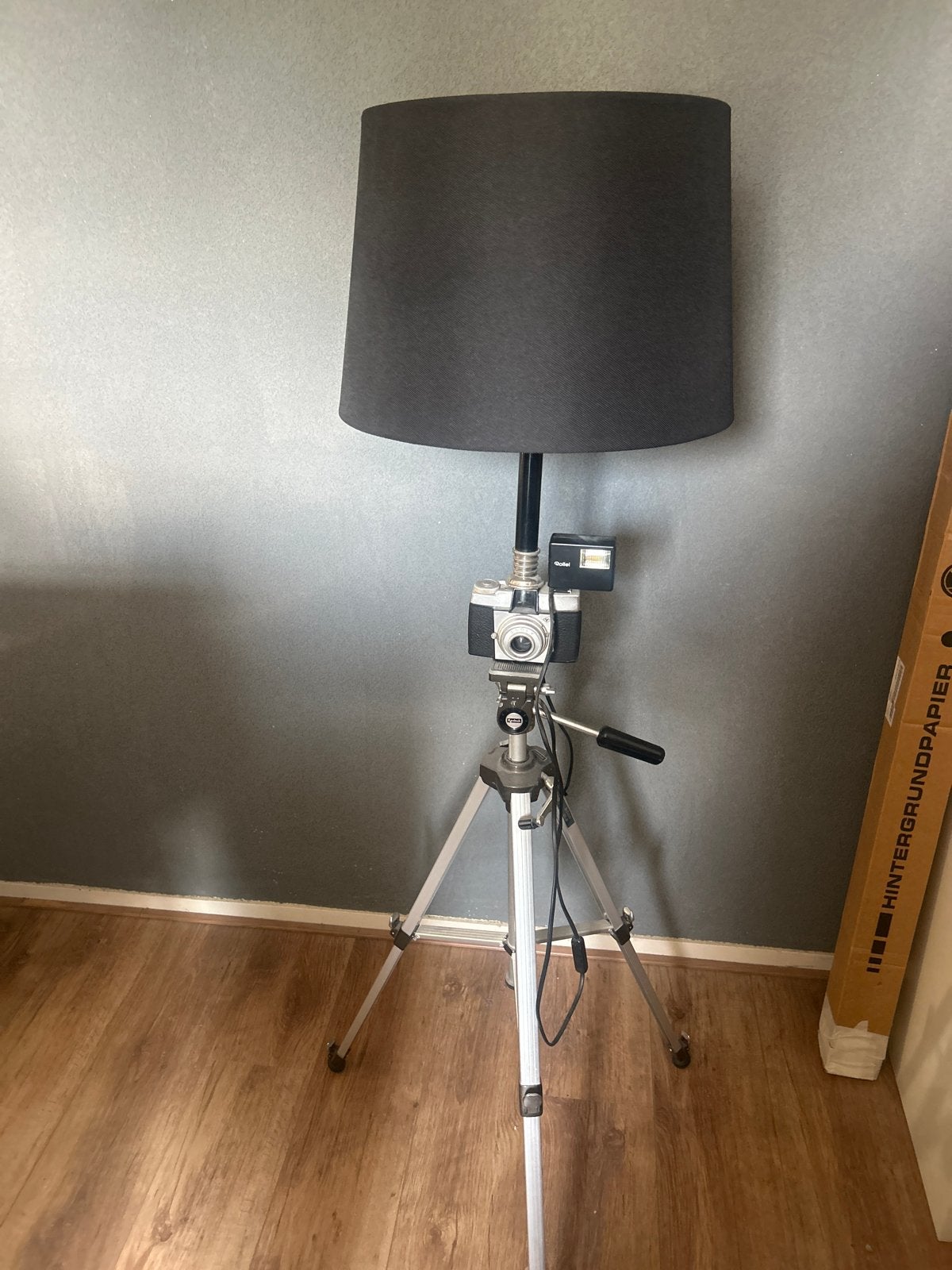 Unieke Vloerlamp met Vintage Camera en Statief, Ophalen, Gebruikt, 100 tot 150 cm, E27 (groot)