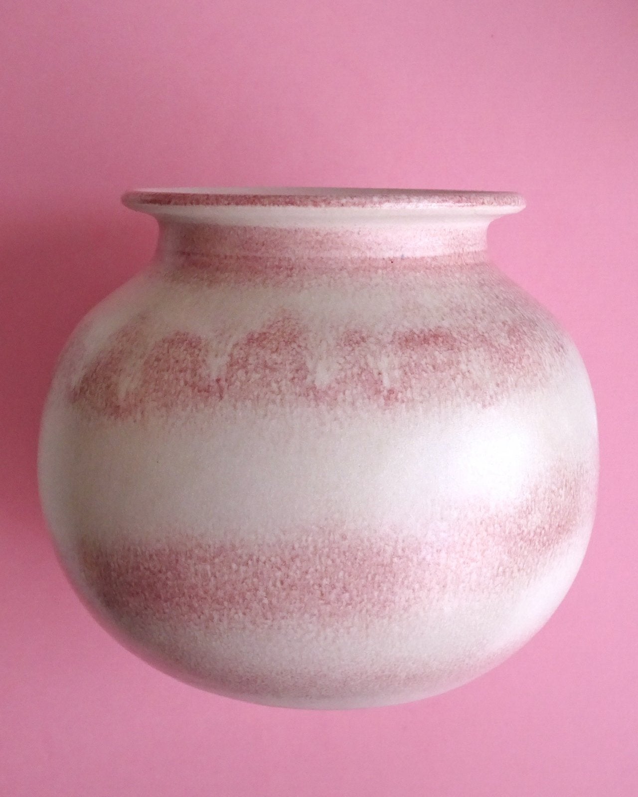 Grote 60s 70s bol vaas roze wit keramiek retro design swirl, Verzenden