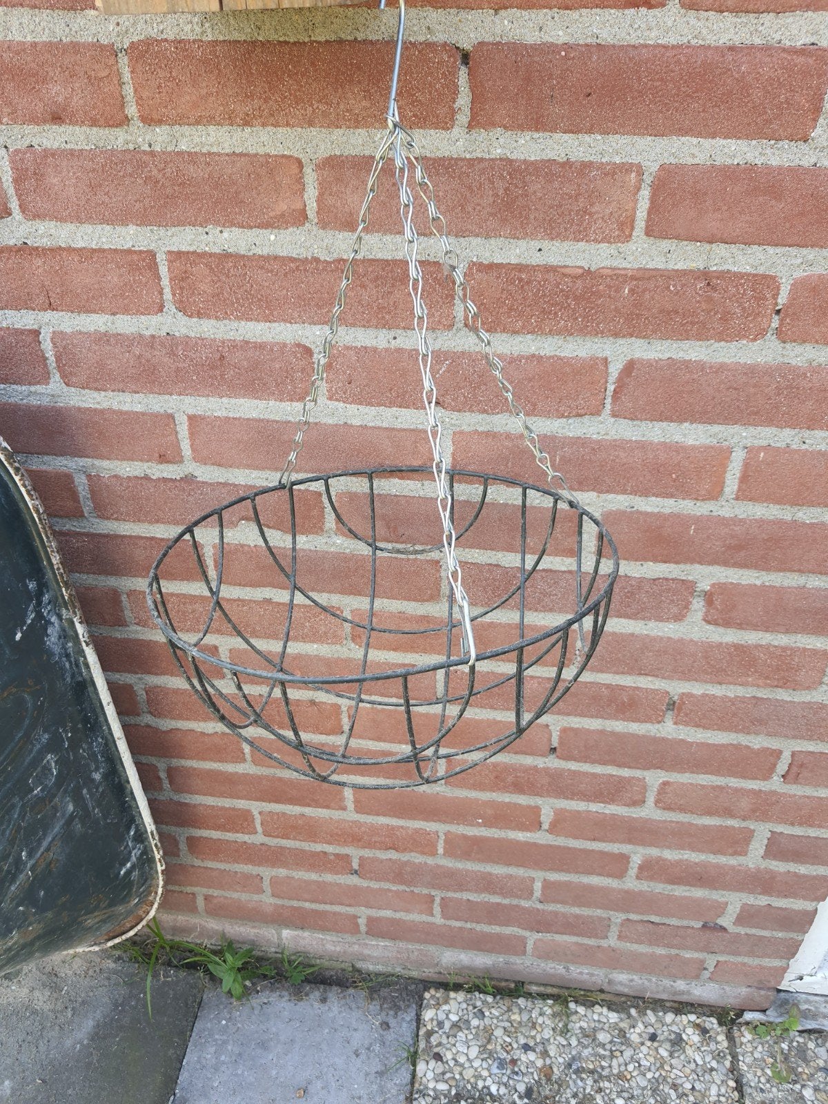 zwarte plantenbasket, Ophalen