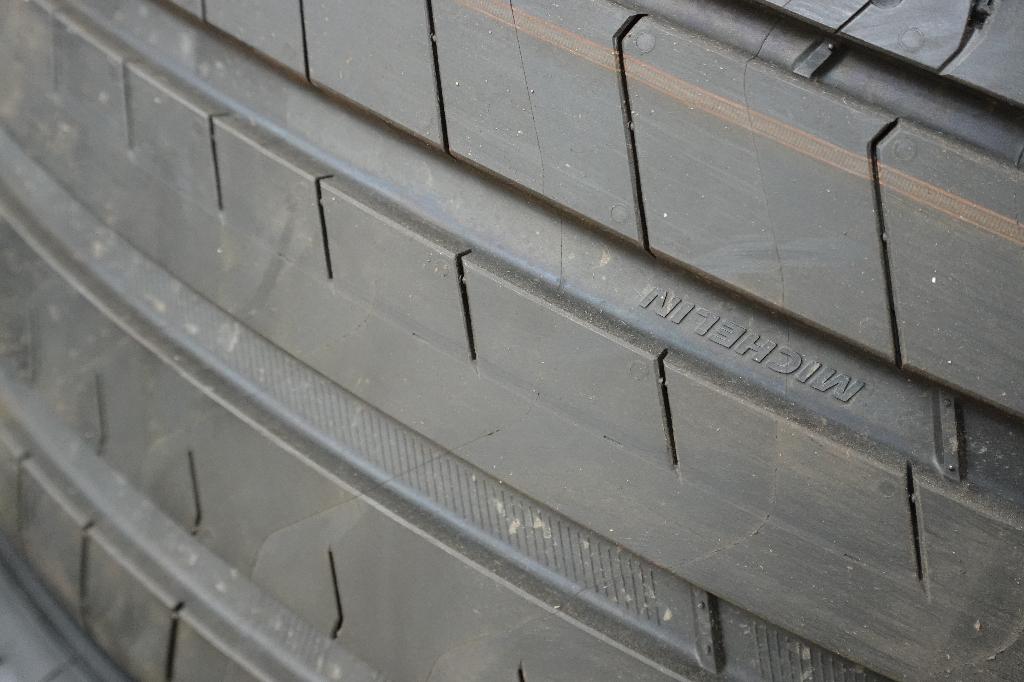 “225 40 19 Michelin. Demo. Puntjes zitten er nog op”, Auto-onderdelen, Banden en Velgen, Band(en), Zomerbanden, 19 inch, 225 mm