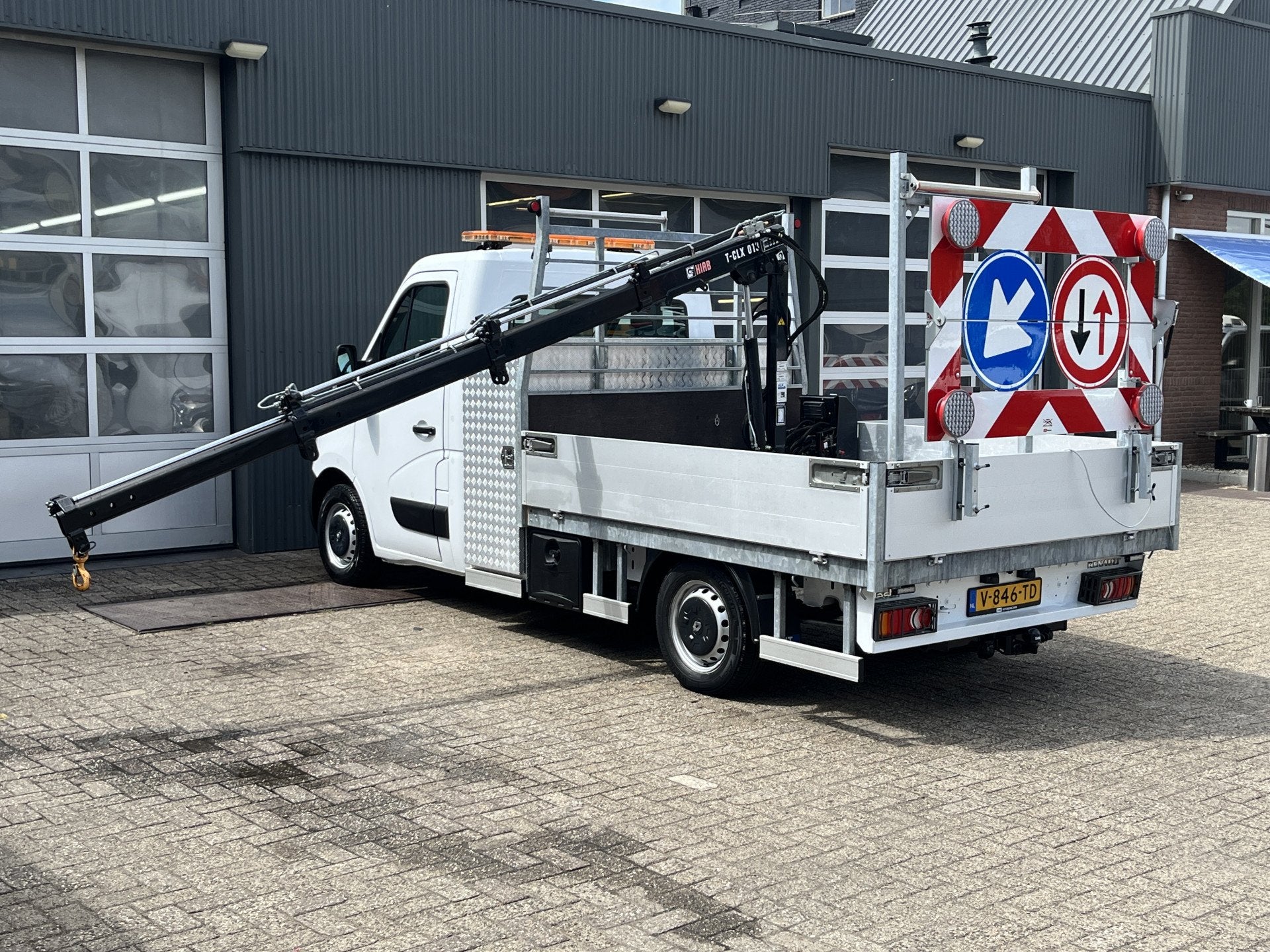 Renault Master T35 2.3 dCi Hiab Laadkraan T-CLX 013 Trekhaak, Voorwielaandrijving, 145 pk, Stof, Gebruikt