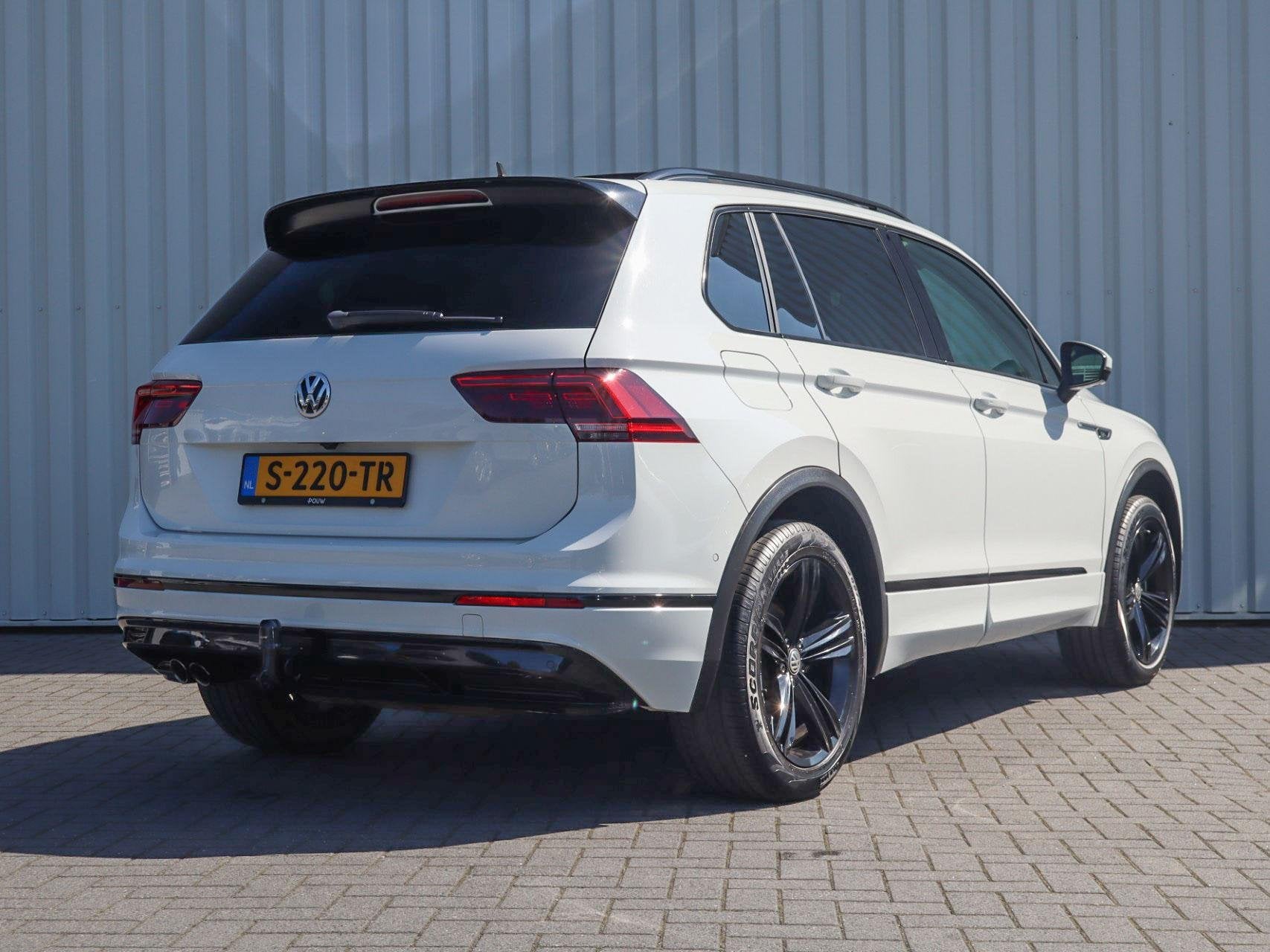 Volkswagen Tiguan 2.0 TSI 190pk DSG 4Motion Highline Busines, Automaat, 12 maanden, Euro 6, 2500 kg