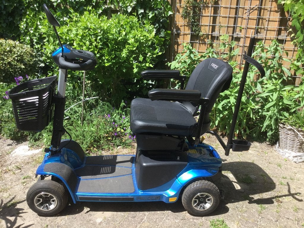 Zeer jonge demontabele scootmobiel Pride Revo 2.0 4-wiel, Ophalen, Zo goed als nieuw