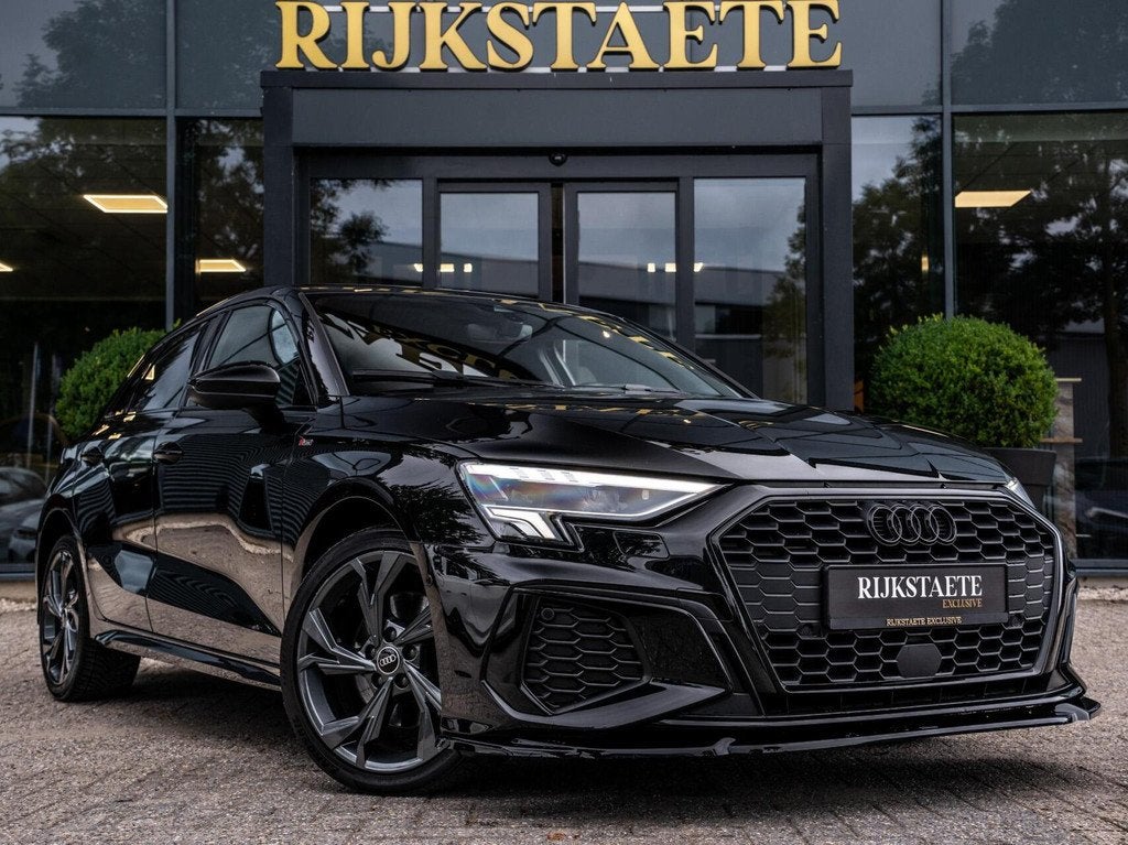 Audi A3 Sportback 40 TFSI e S-Line|SFEERV.|MATRIX|CAMERA|18', Auto's, Audi, Gebruikt, Zwart, 4 cilinders, 1535 kg