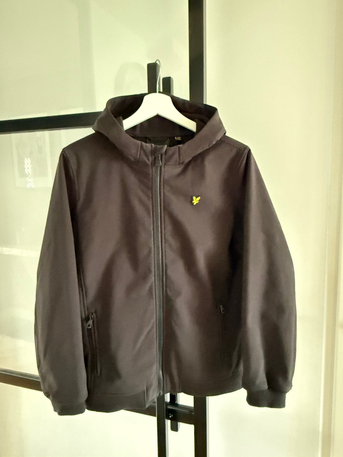 Zwarte lyle and scott softshell jas 14/15jr, Kinderen en Baby's, Kinderkleding | Maat 164, Ophalen of Verzenden, Zo goed als nieuw