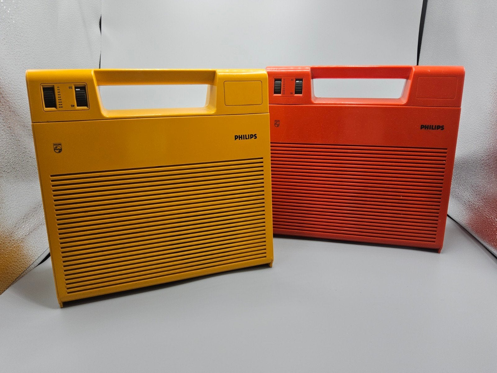 2x Vintage Philips 22AF180 Platenspelers - Geel & Rood, Audio, Tv en Foto, Platenspelers, Ophalen of Verzenden, Gebruikt, Platenspeler