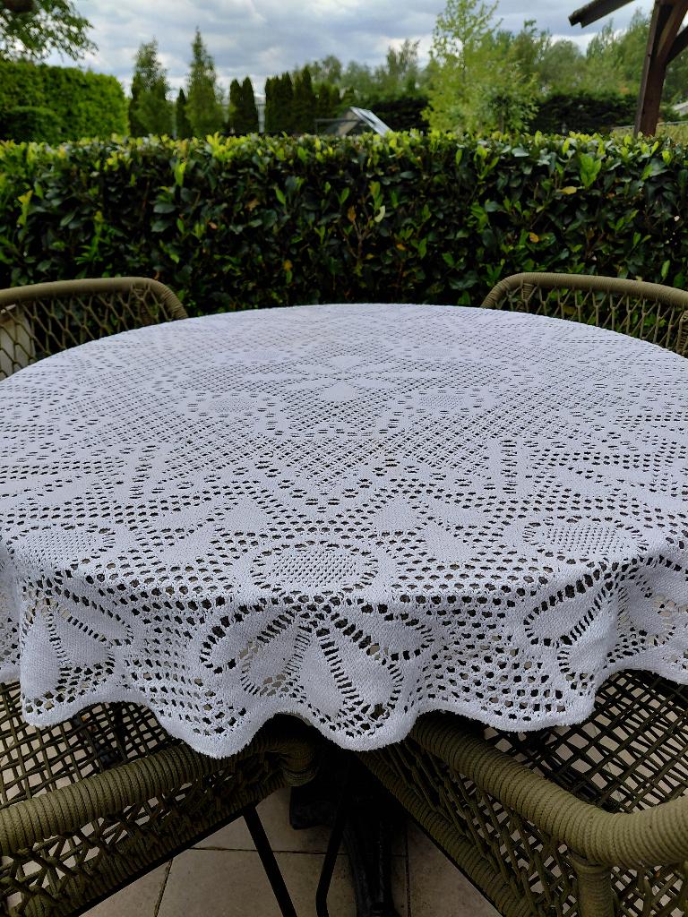 Gehaakte tafelkleedjes 135 cm rond, Ophalen of Verzenden, Nieuw, Rond