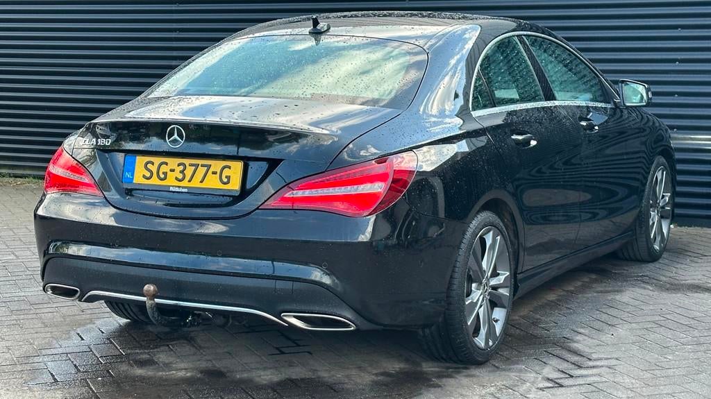 Mercedes-Benz CLA-klasse 180 Business Solution | LED | Trekh, Voorwielaandrijving, CLA, 4 cilinders, Leder en Stof