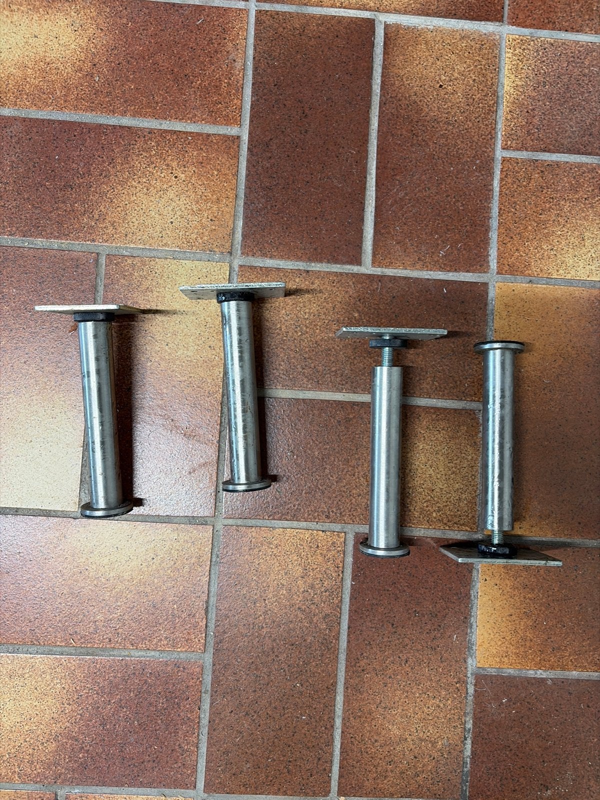 RVS kastpootjes 17cm - Set van 4 verstelbare meubelpoten, Ophalen of Verzenden, Gebruikt