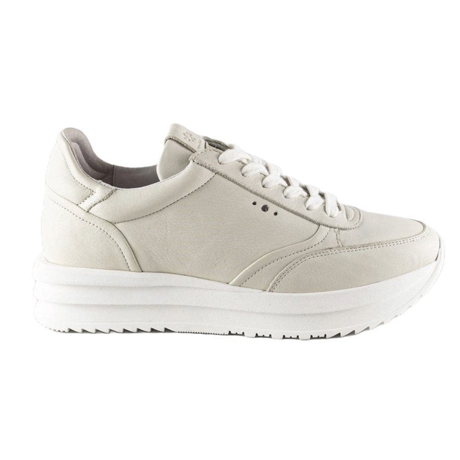 AQA maat 39 lerensneaker licht beige - gratis verzenden, Kleding | Dames, Schoenen, Verzenden, AQA, Beige, Info@aqa-shoes.nl