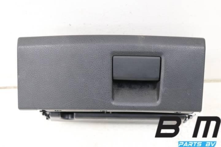Bakje onder stoel rechts Audi A3 8V 8V0881578, Auto-onderdelen, Gebruikt